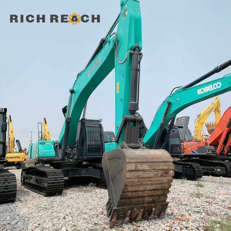 Large capacity bucket and rock teeth of a 2017 Kobelco SK350LC excavator, priced at $34,722